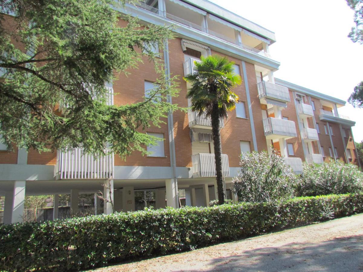 Bright Sea Front With Balcony *
